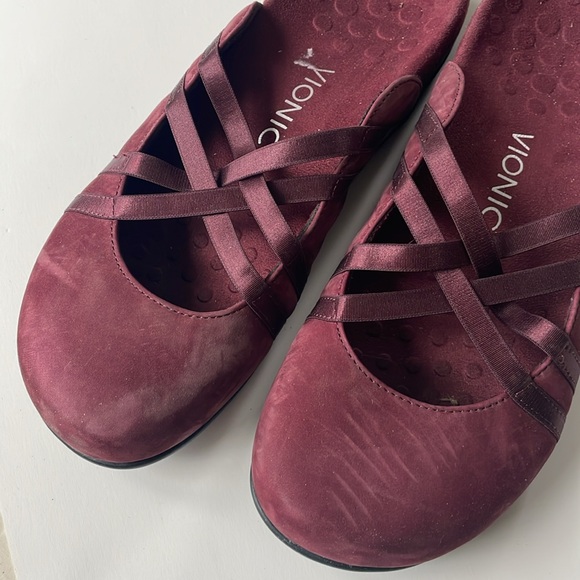 Vionic Shoes - Vionic Rest Claire Suede Slip On Orthaheel Mule Clog Shoe 9 Maroon